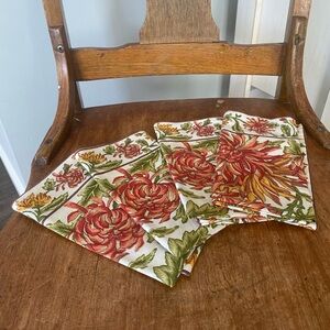 April Cornell Chrysanthemum Cotton Napkins in Red, Green & Cream